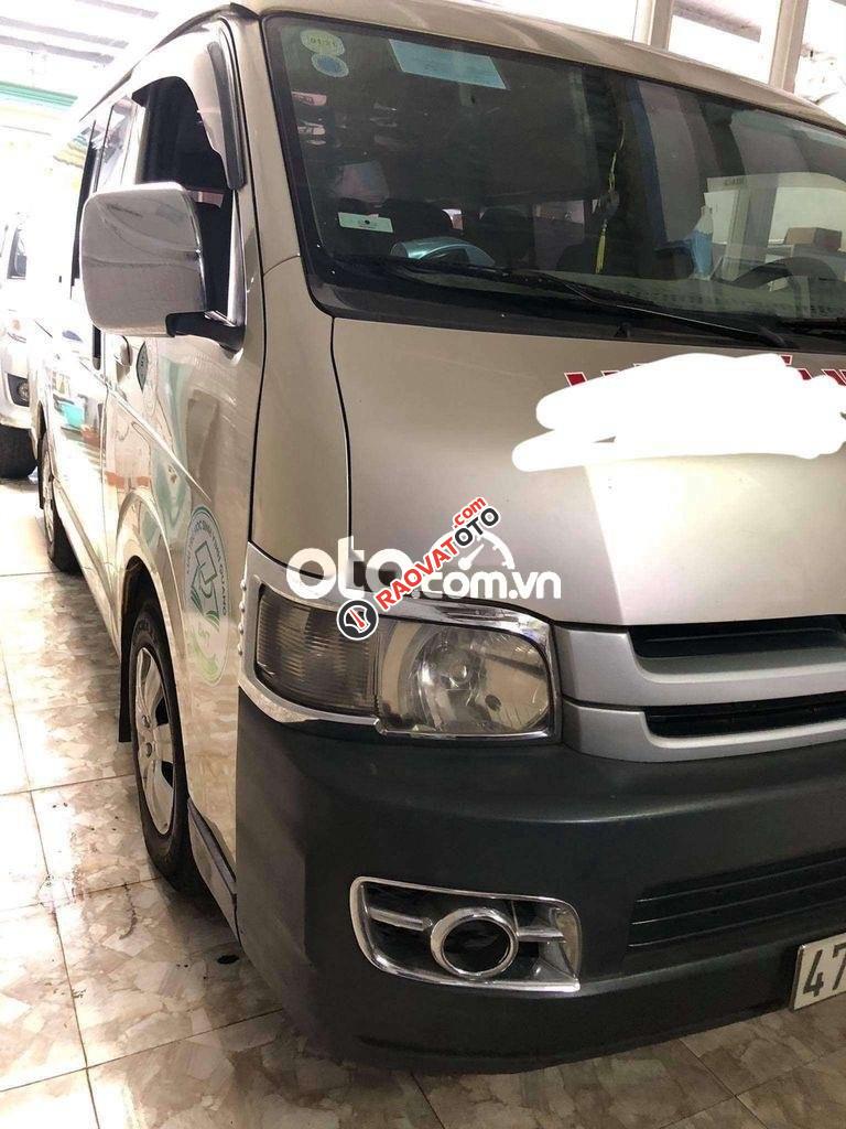 Bán Toyota Hiace MT năm sản xuất 2009, màu bạc, xe nhập, giá 285tr-3