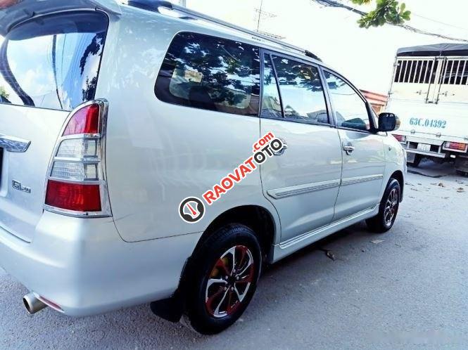 Cần bán Toyota Innova E đời 2012, màu bạc, giá chỉ 380 triệu-6