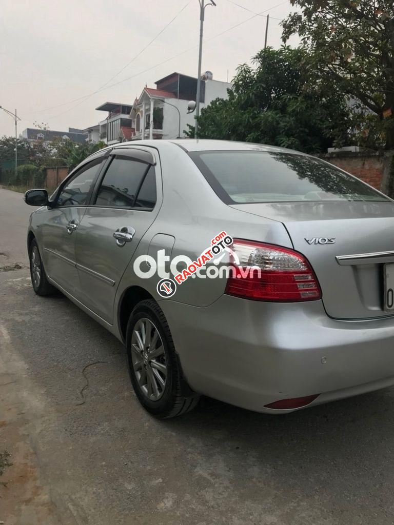 Bán xe Toyota Vios MT năm 2012, màu bạc-1