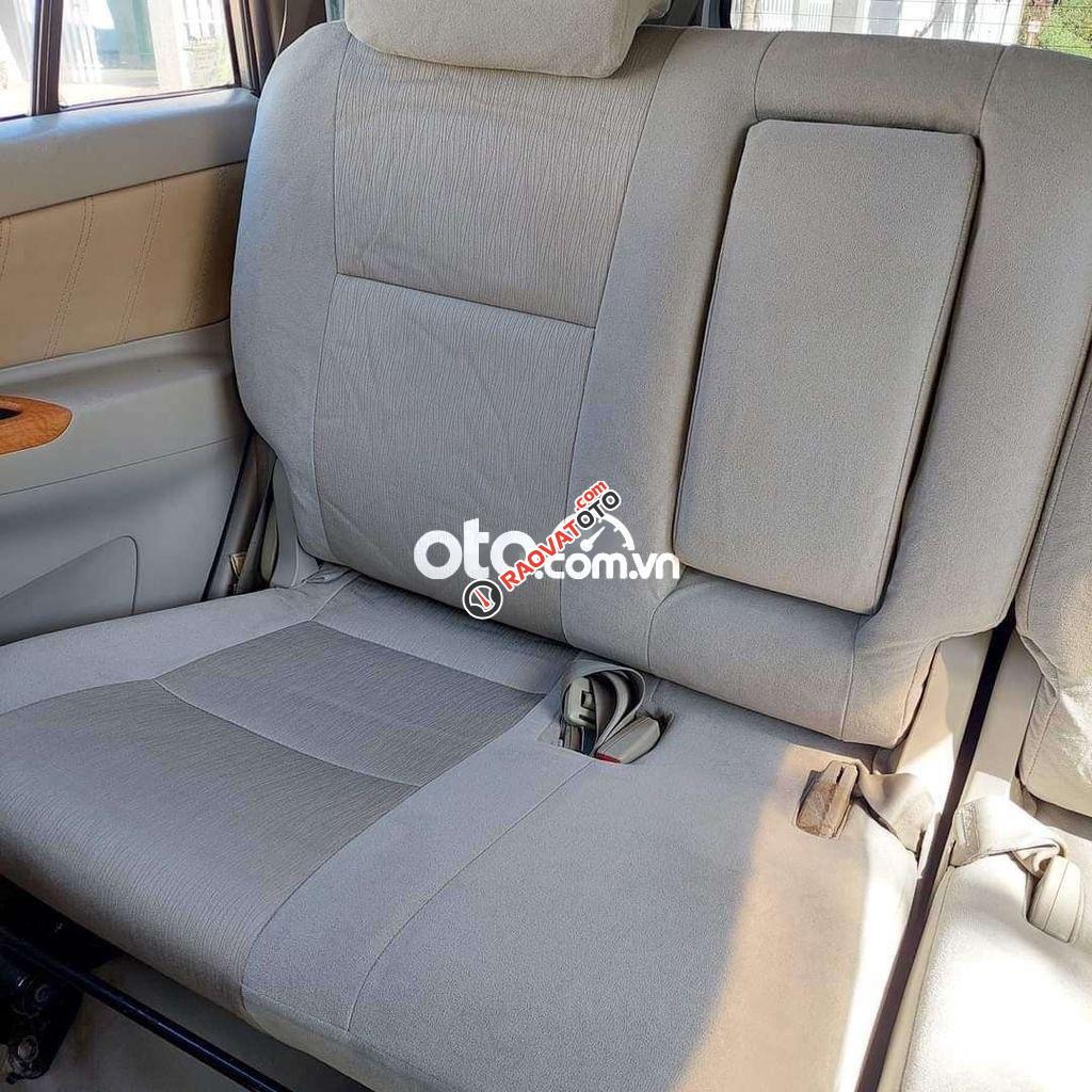 Cần bán xe Toyota Innova MT đời 2008, màu bạc-3