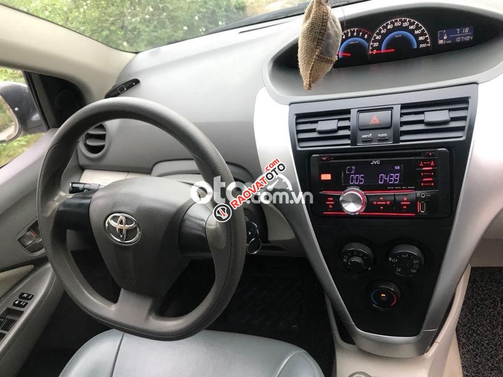 Bán xe Toyota Vios MT năm 2012, màu bạc-6