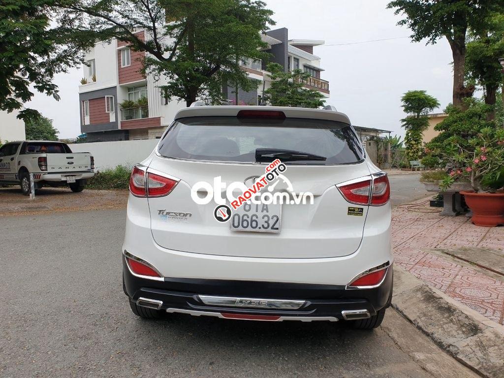 Cần bán gấp Hyundai Tucson AT năm 2014, màu trắng, nhập khẩu nguyên chiếc-9