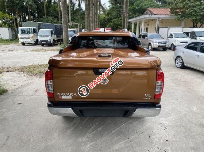 Cần bán gấp Nissan Navara VL năm sản xuất 2018 như mới, giá 645tr-3