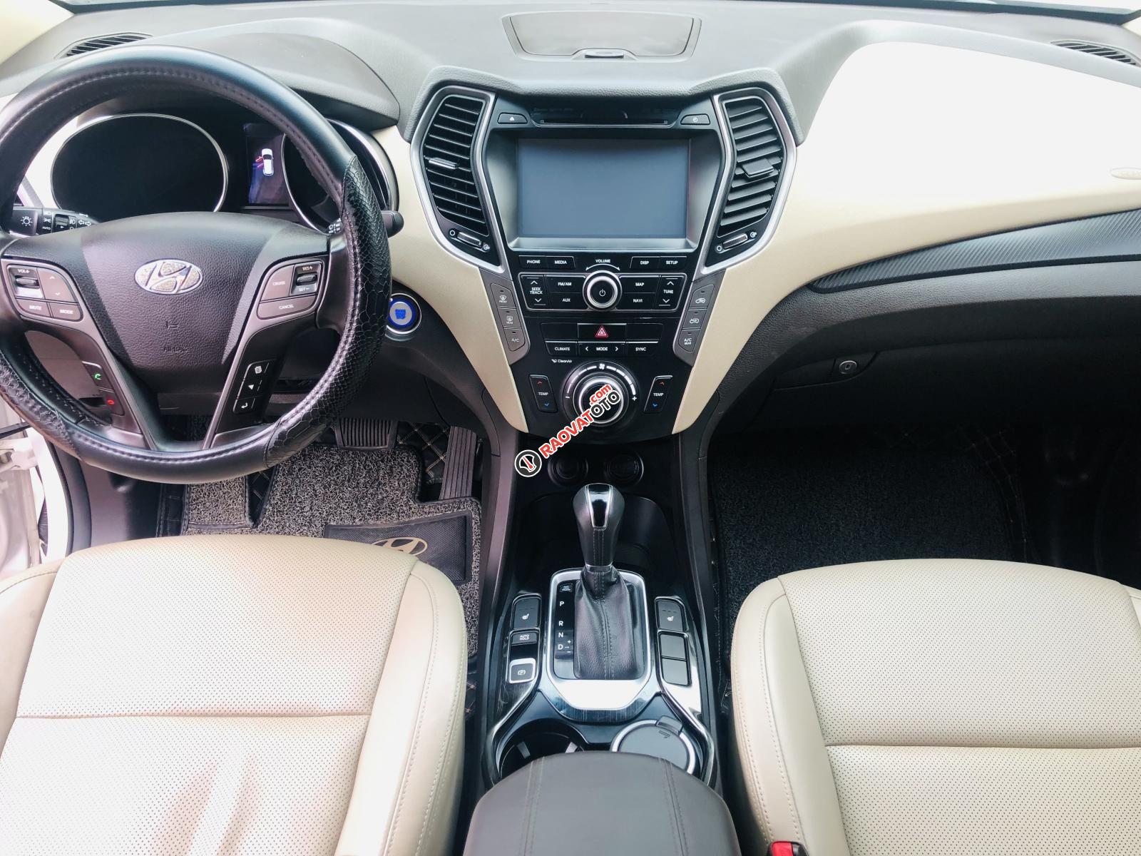 Bán xe Hyundai Santa Fe 4WD đăng ký lần đầu 2018, xe gia đình giá chỉ 885tr-3