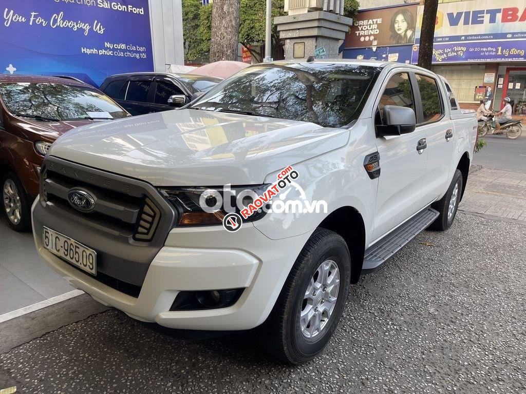 Cần bán gấp Ford Ranger AT năm sản xuất 2017, màu trắng, xe nhập còn mới-9