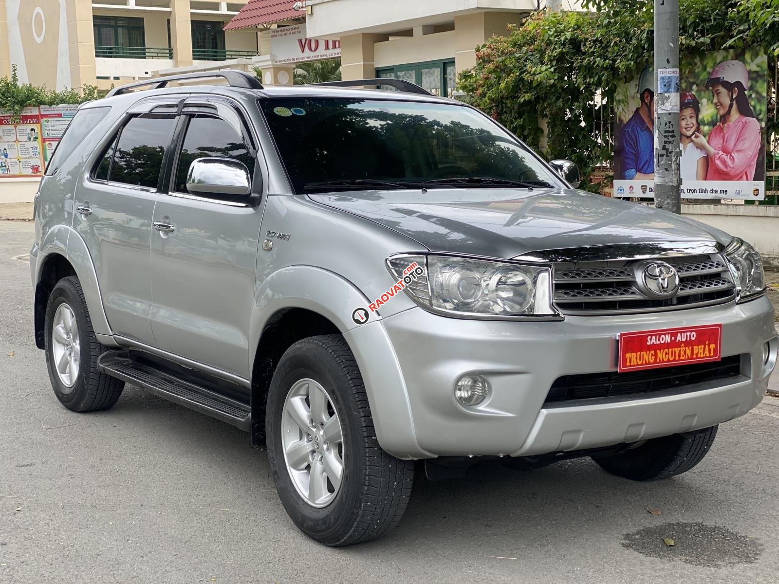 Bán Toyota Fortuner V đời 2009, màu bạc-8