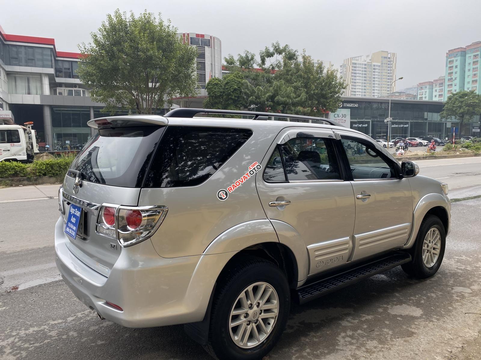 Cần bán lại xe Toyota Fortuner 2.7V 4x2 AT, sx 2014, màu bạc năm 2014-7