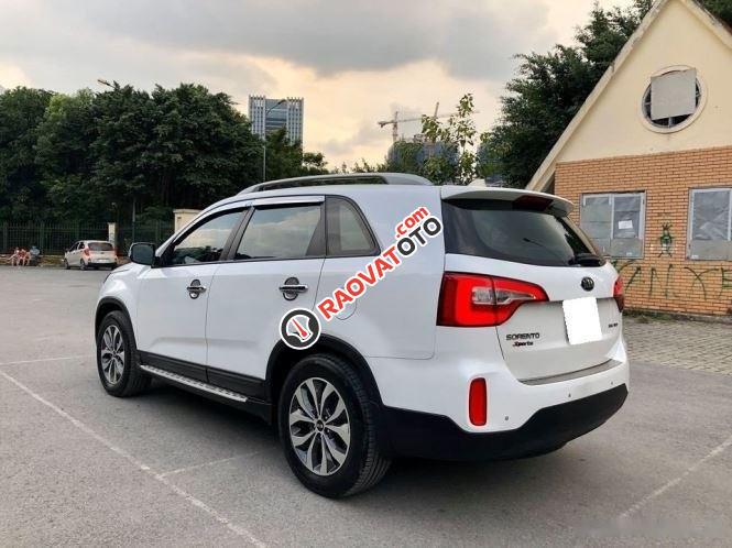 Cần bán lại xe Kia Sorento GATH đời 2017, màu trắng chính chủ-5