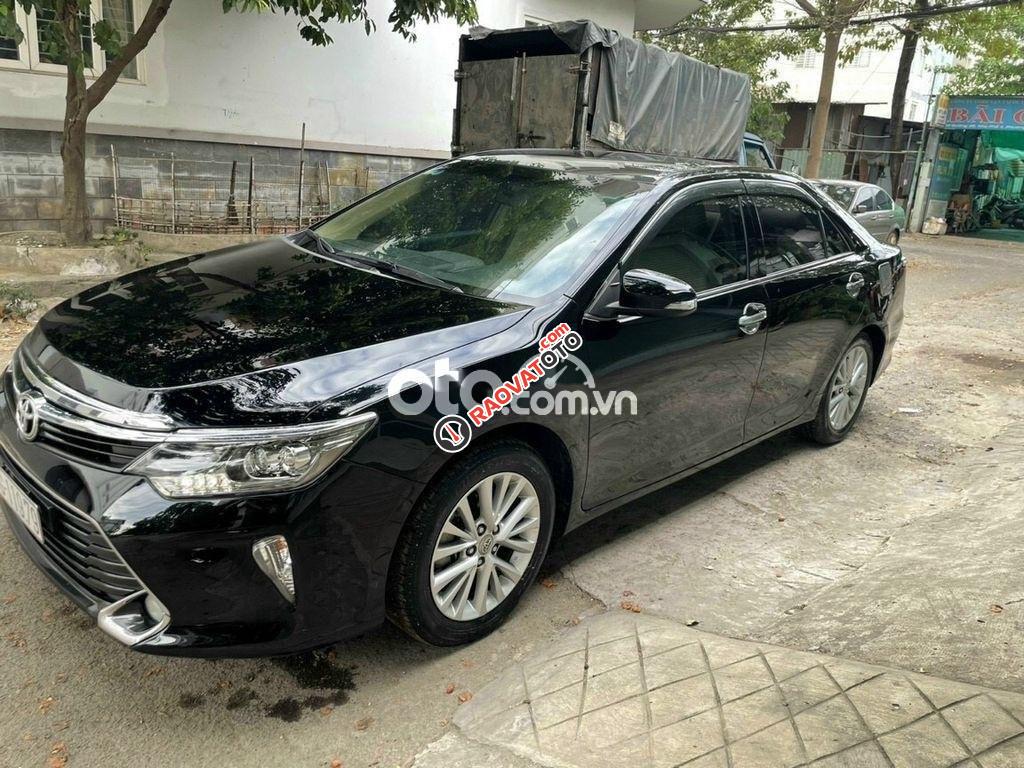 Bán ô tô Toyota Camry 2.0E sản xuất 2017, màu đen-0