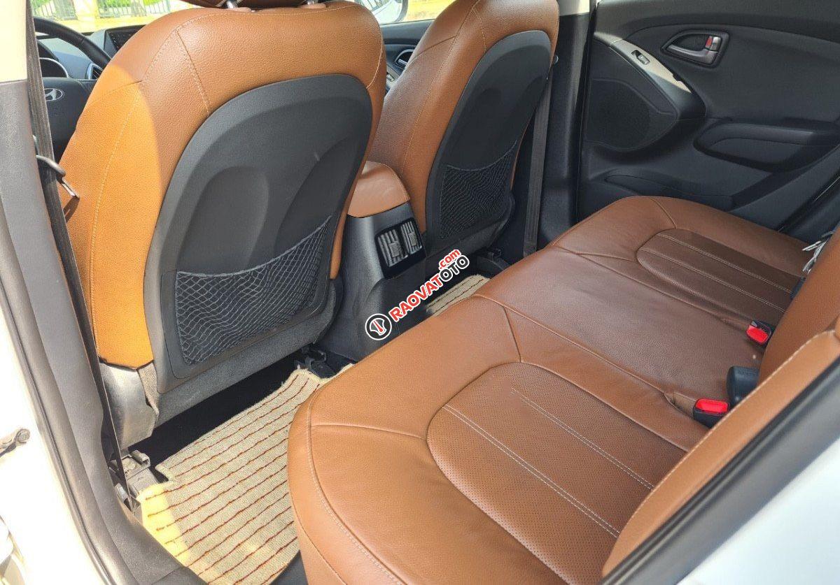 Cần bán Hyundai Tucson 2.0AT 4WD năm sản xuất 2014, màu trắng, nhập khẩu-0