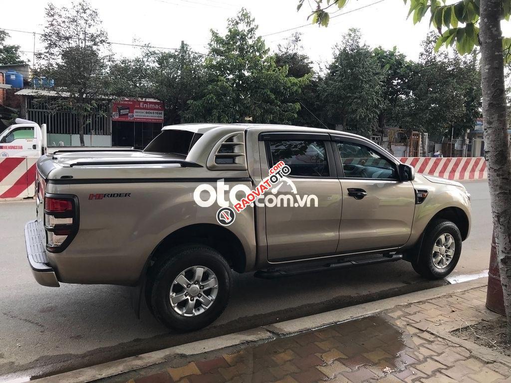 Bán Ford Ranger MT năm sản xuất 2015, màu bạc, nhập khẩu -1