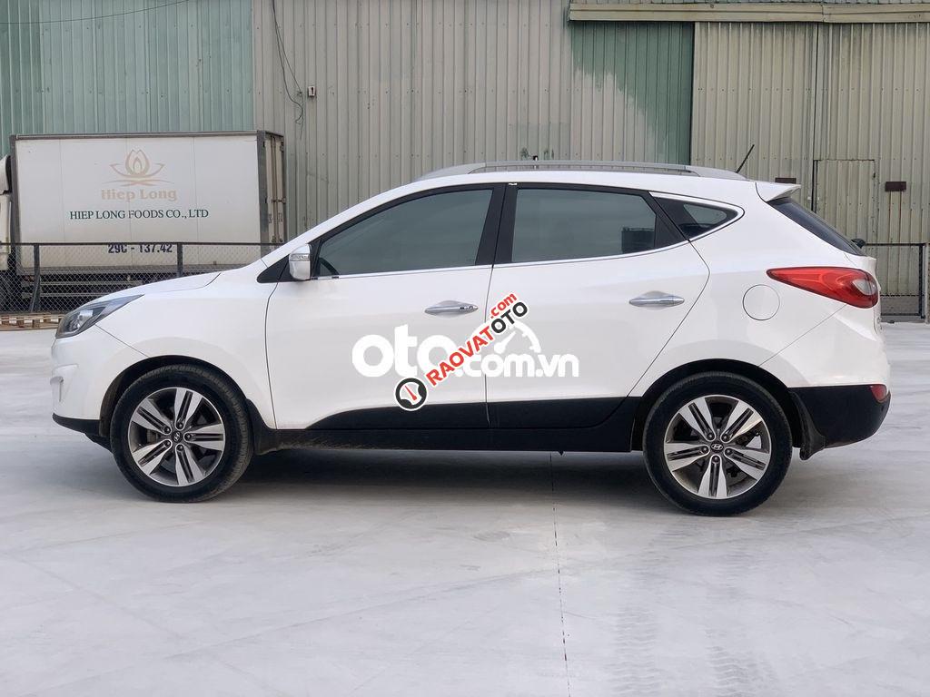 Bán ô tô Hyundai Tucson 2.0AT năm sản xuất 2014, màu trắng còn mới, 585 triệu-2