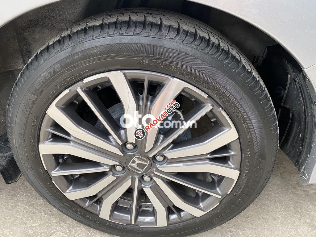 Bán Honda City Top sản xuất năm 2017, màu bạc còn mới-6