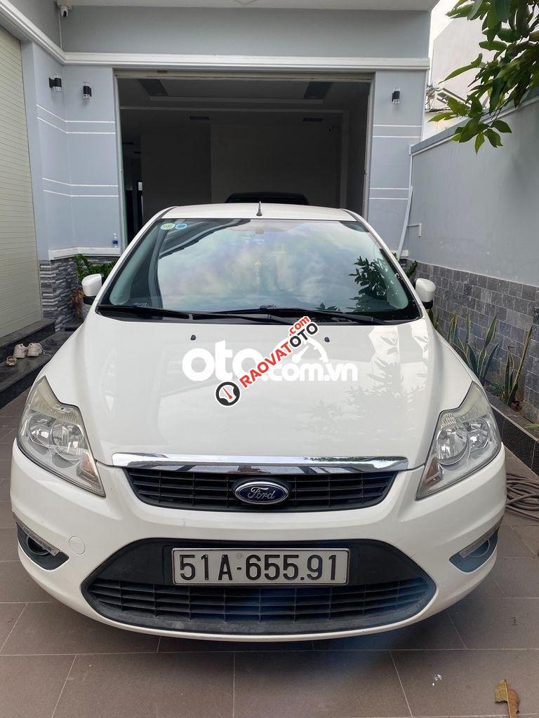 Cần bán lại xe Ford Focus AT sản xuất năm 2013, màu trắng như mới, giá chỉ 375 triệu-0