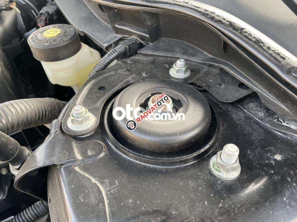 Bán xe Toyota Camry 2.0E sản xuất 2011, màu đen-6