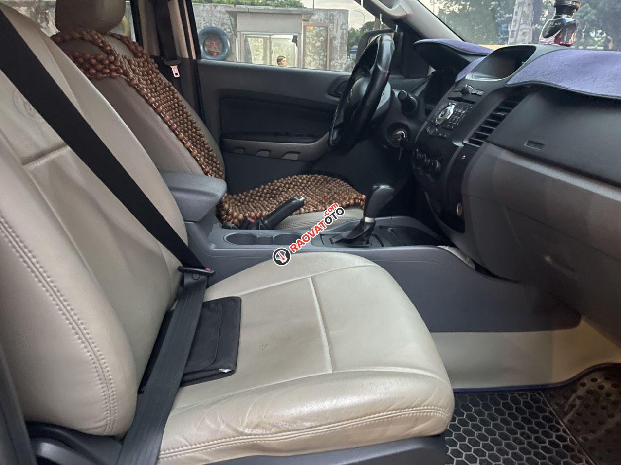 Ford Ranger XLS AT 2017 màu trắng, giá 569tr-6