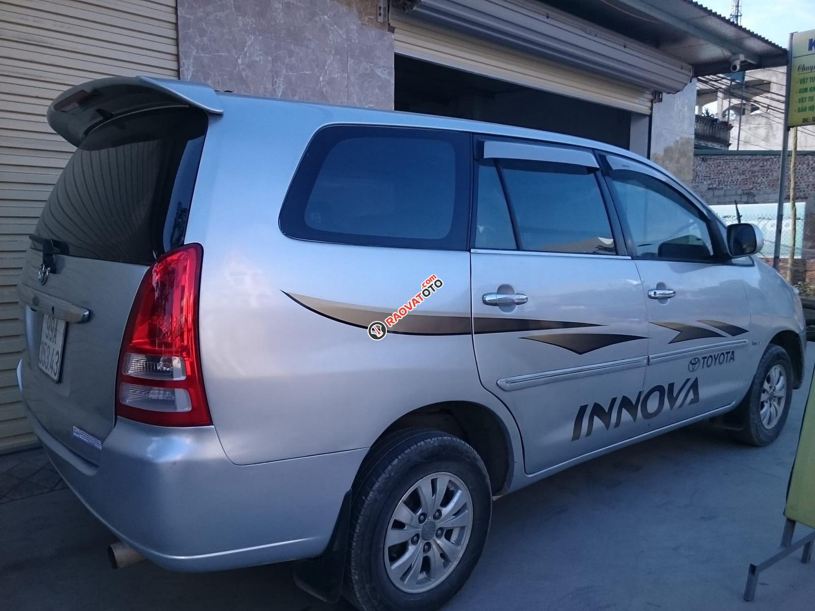 Bán xe Toyota Innova MT sản xuất năm 2008, màu bạc-3