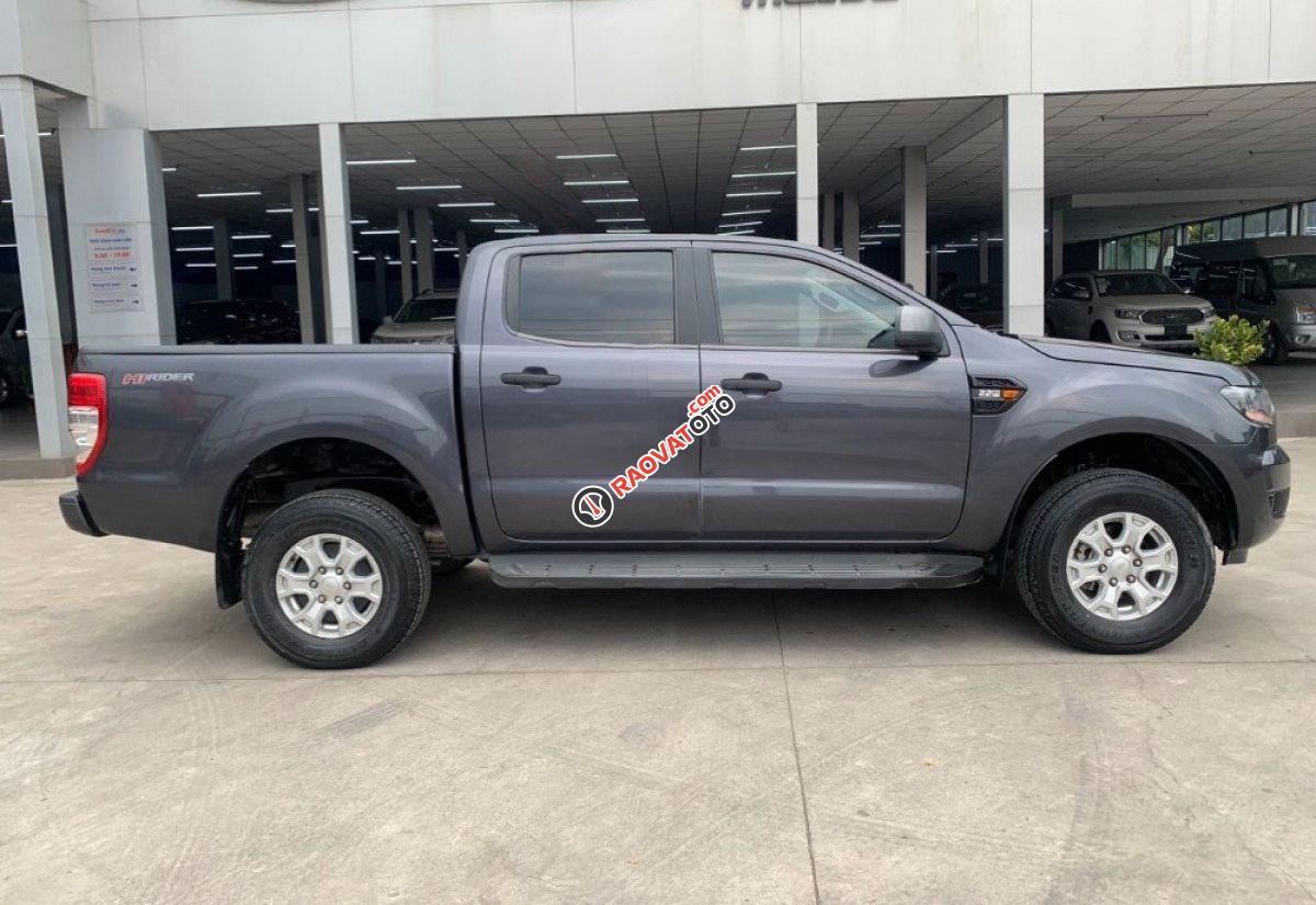 Bán ô tô Ford Ranger XLS 2.2L 4x2 AT năm 2017, màu xám, nhập khẩu Thái Lan-1