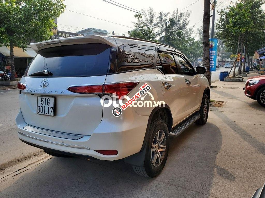 Cần bán Toyota Fortuner MT sản xuất năm 2017, màu trắng-2