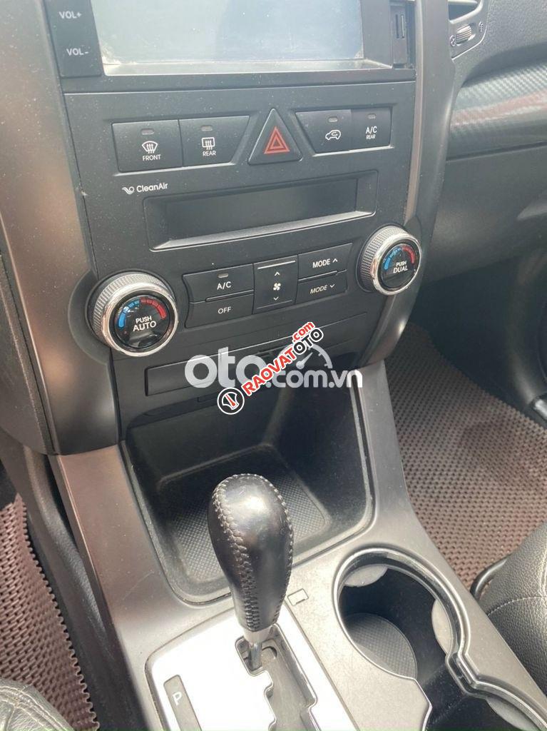 Xe Kia Sorento AT sản xuất 2013, màu xám còn mới-9