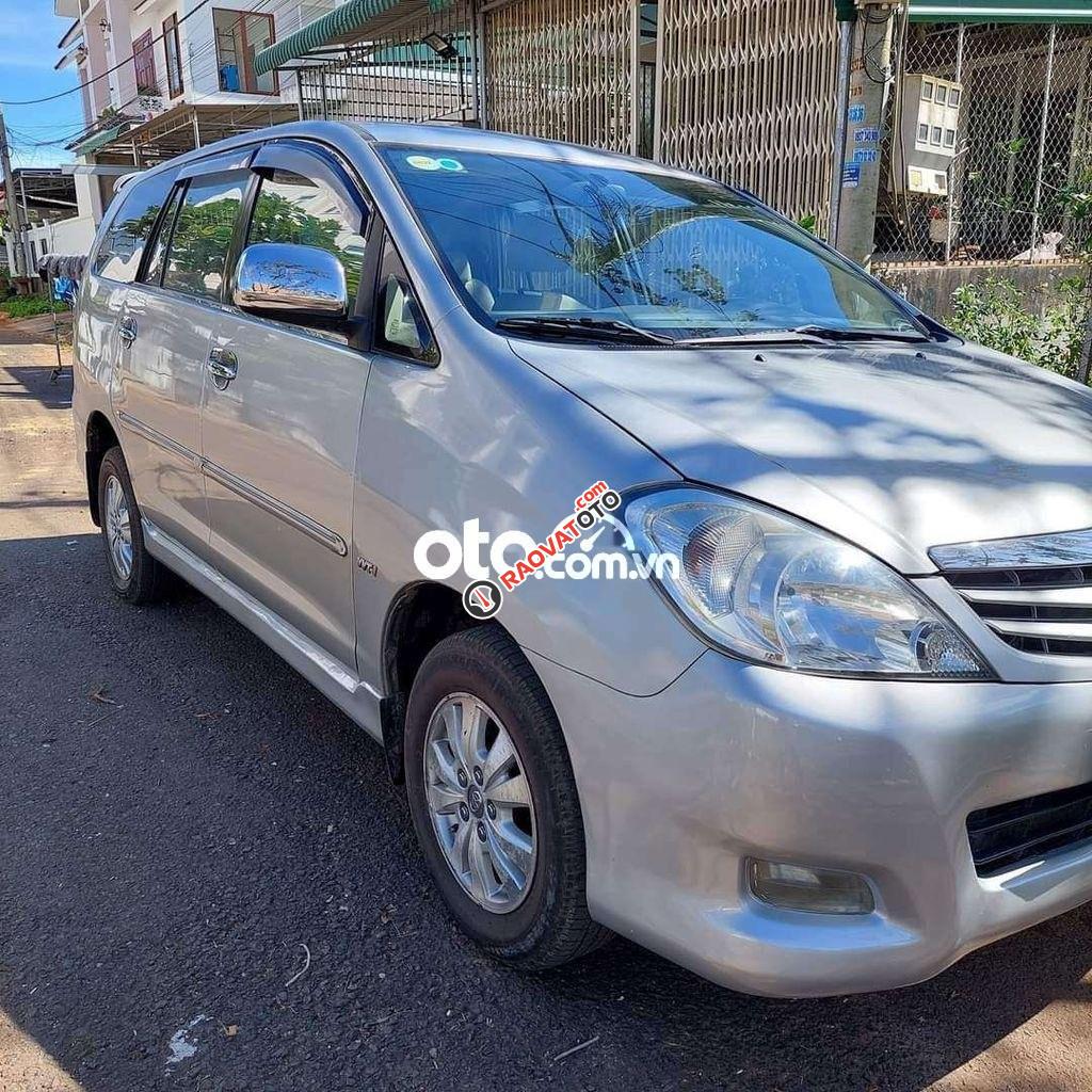 Cần bán xe Toyota Innova MT đời 2008, màu bạc-1