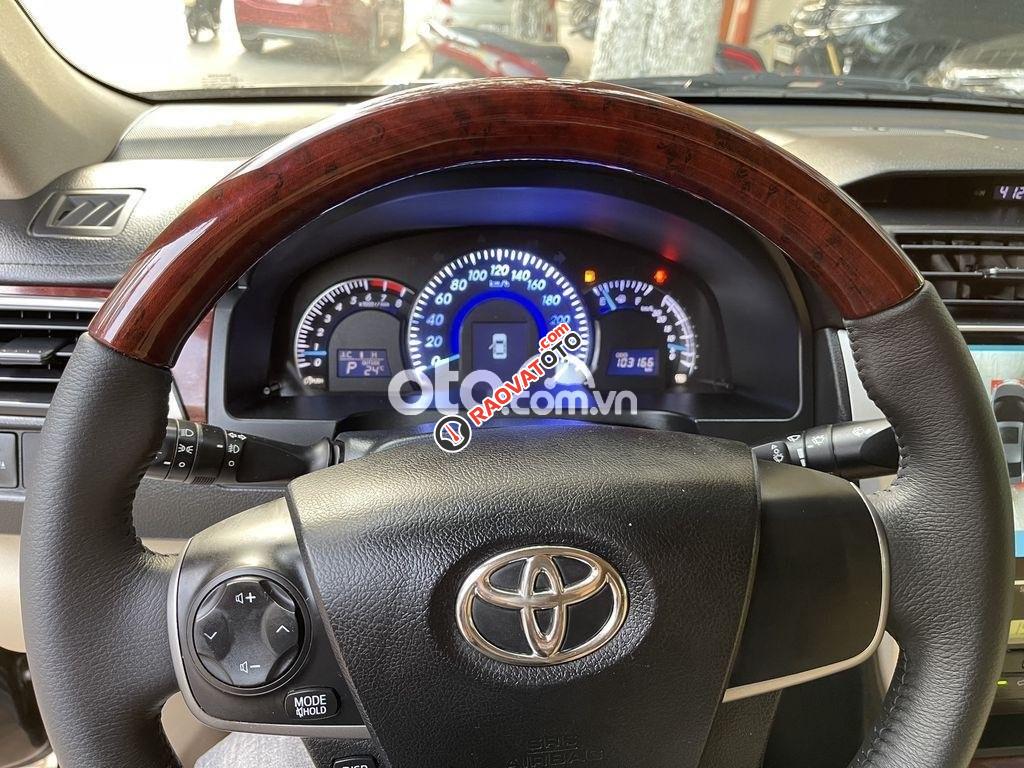 Bán xe Toyota Camry 2.0E năm sản xuất 2013, màu đen-1
