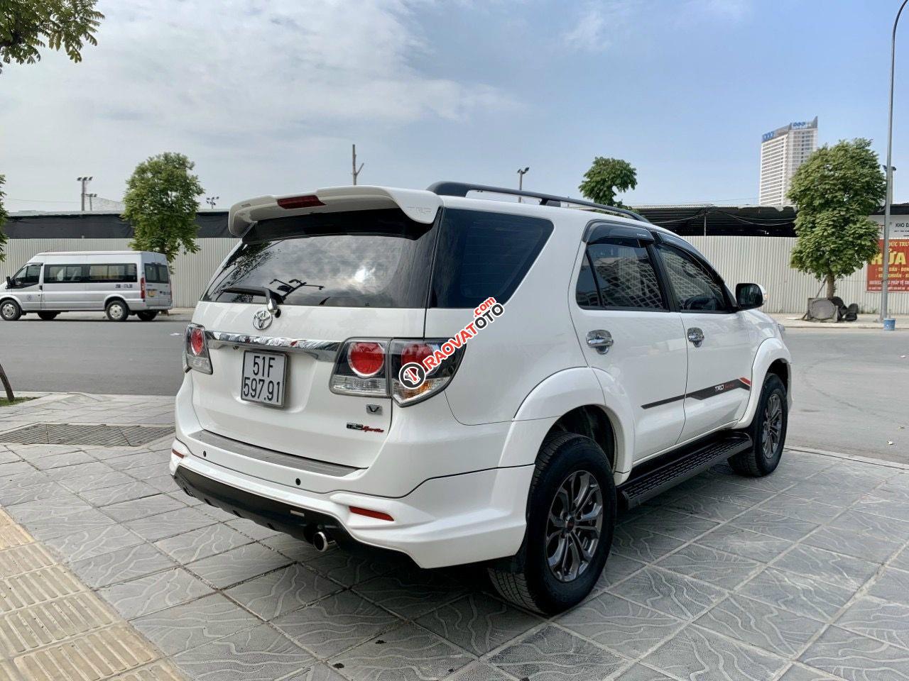 Bán Toyota Fortuner 2.7V model 2016 sx năm 2015-17