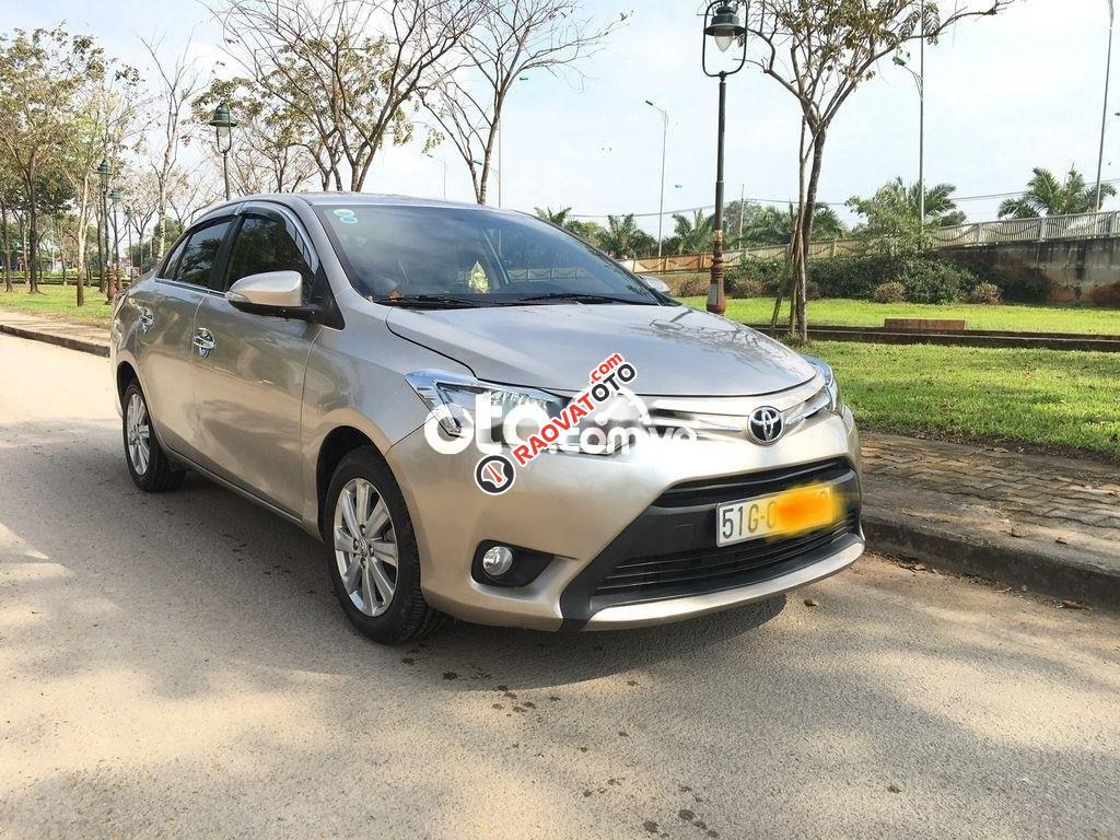 Cần bán xe Toyota Vios AT năm 2018, màu bạc-9