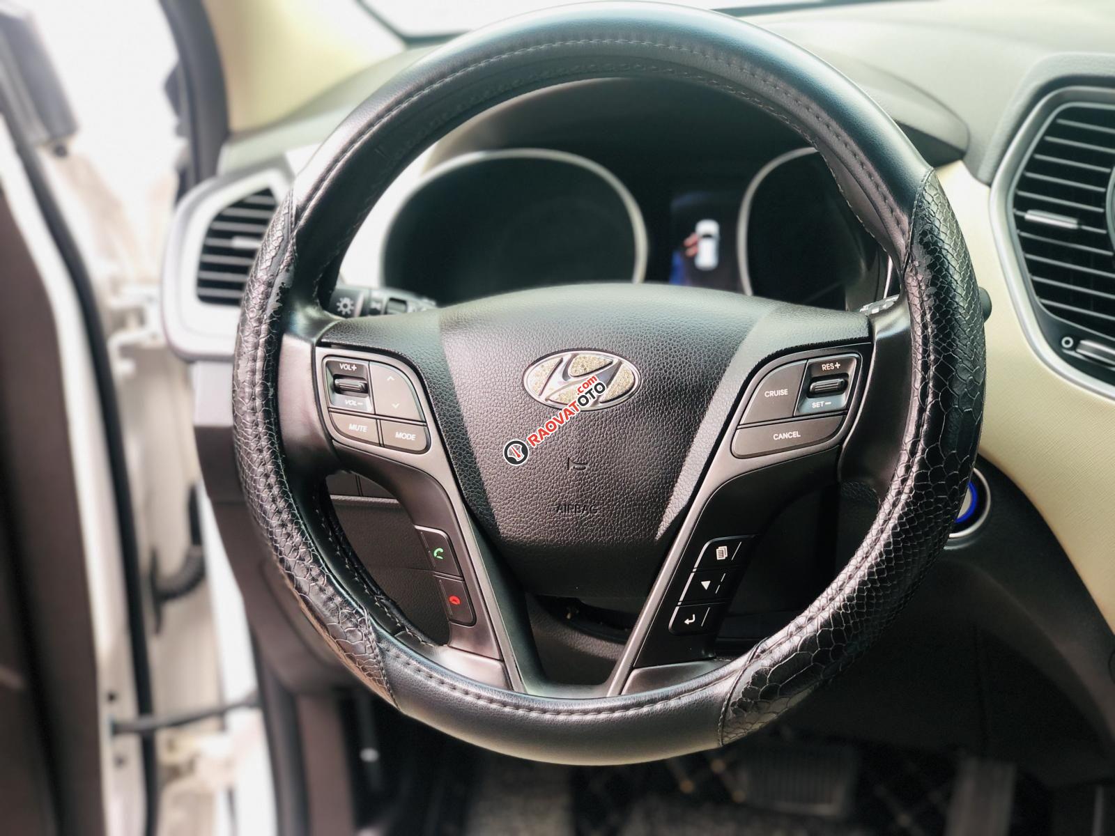 Bán xe Hyundai Santa Fe 4WD đăng ký lần đầu 2018, xe gia đình giá chỉ 885tr-8