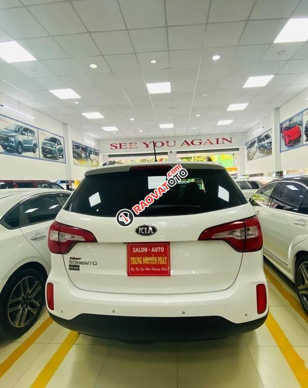 Bán Kia Sorento AT năm sản xuất 2016, màu trắng giá cạnh tranh-7