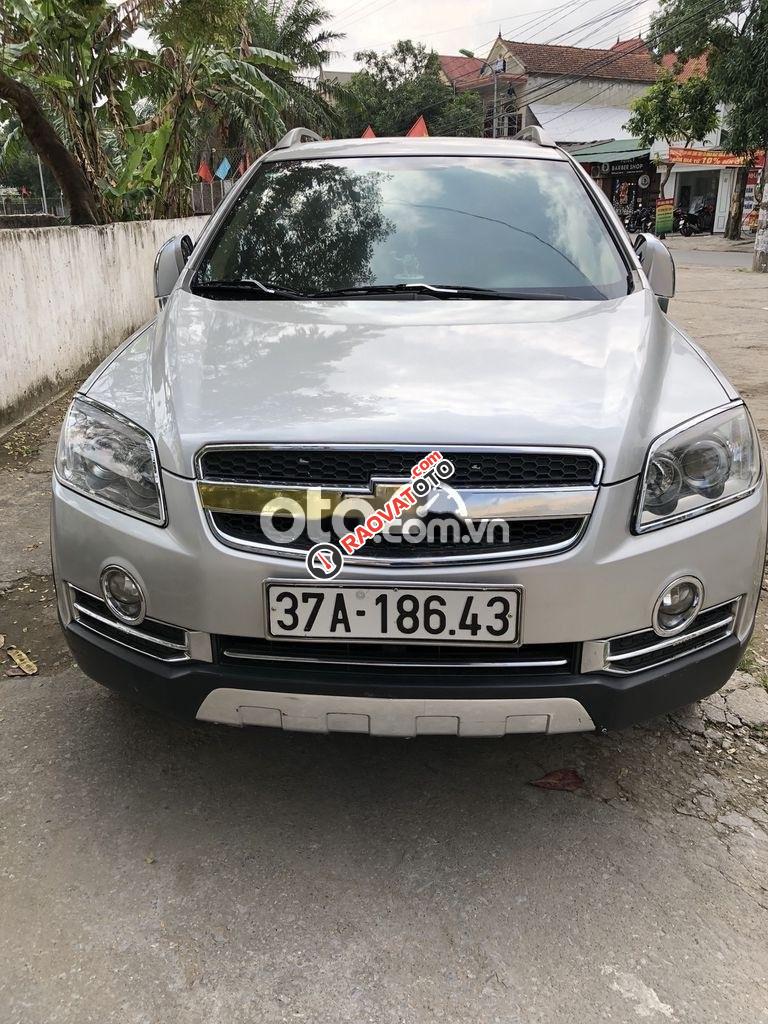 Cần bán Chevrolet Captiva LT sản xuất 2009, màu bạc còn mới-2