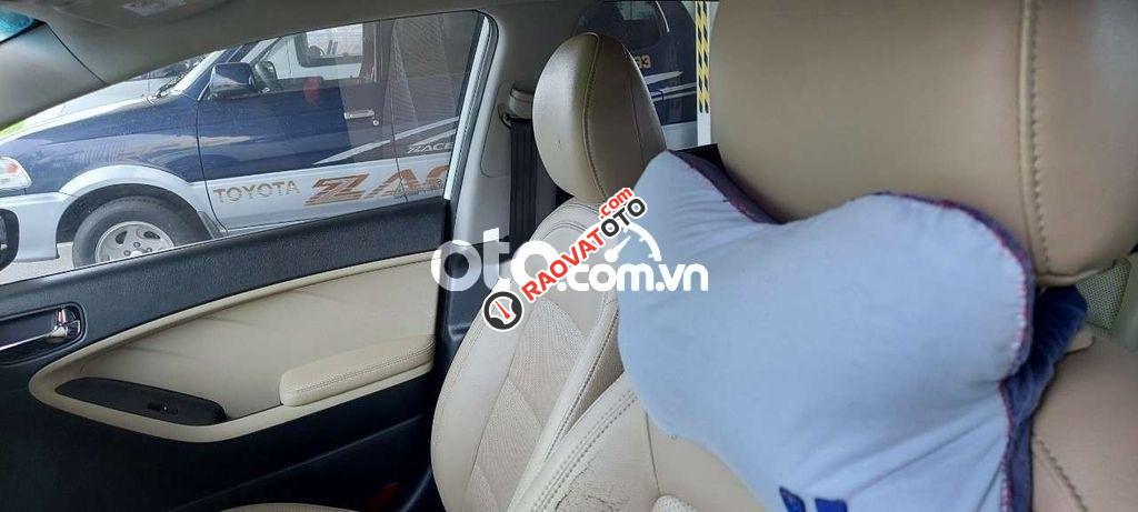 Xe Kia Cerato MT năm sản xuất 2016, màu trắng-4