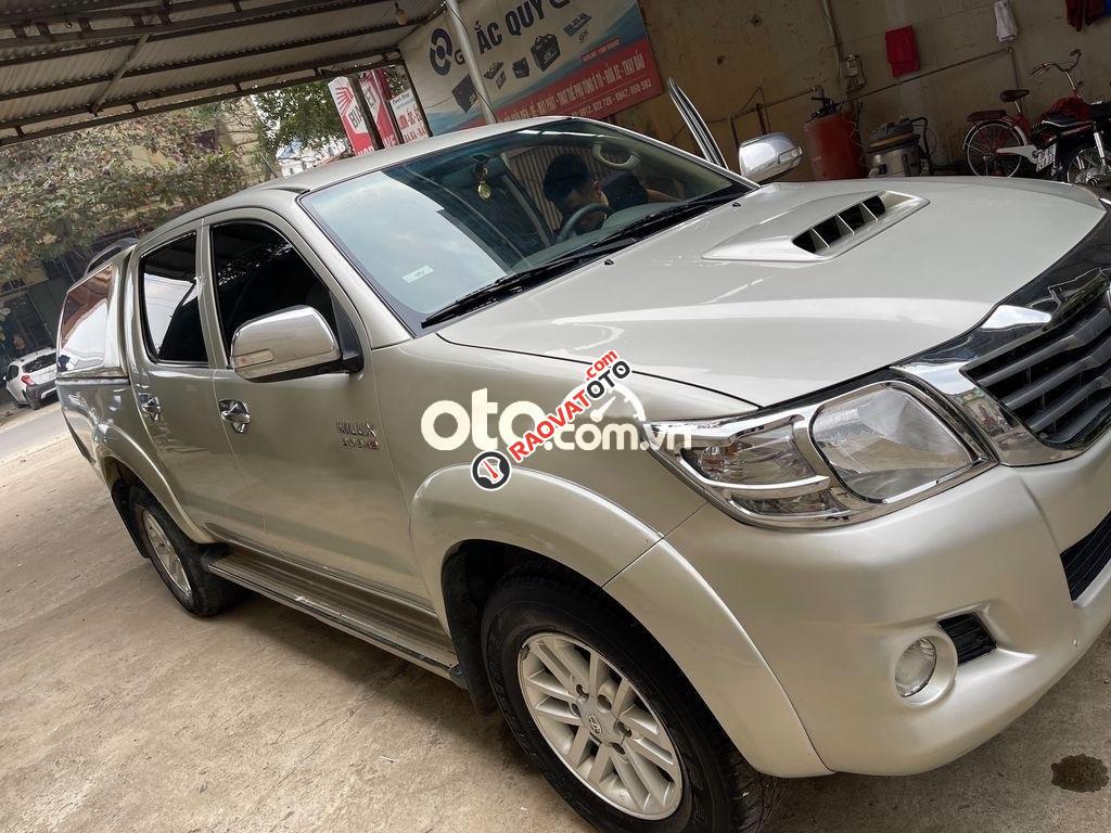 Bán xe Toyota Hilux G sản xuất năm 2013, nhập khẩu nguyên chiếc-6