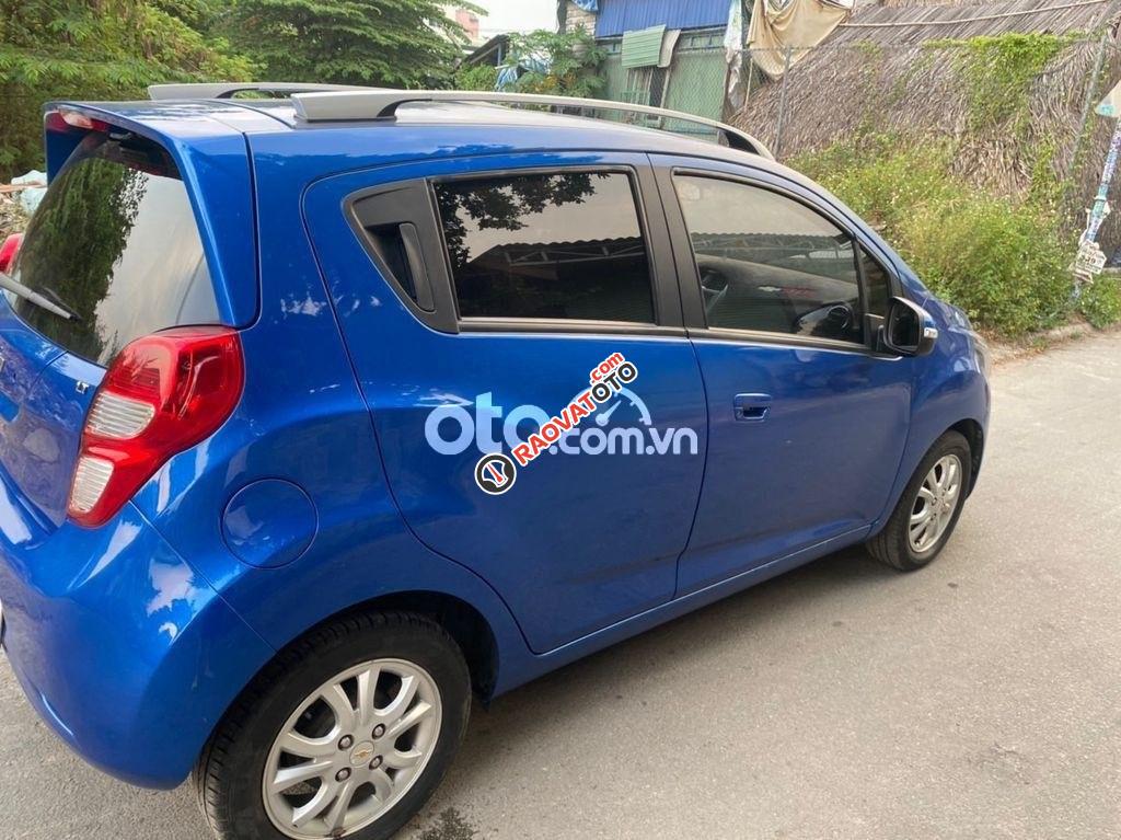 Bán xe Chevrolet Spark 1.2 LT sản xuất 2018, màu xanh lam-3