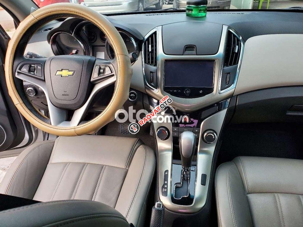 Cần bán gấp Chevrolet Cruze LTZ đời 2016, màu bạc, xe nhập-9