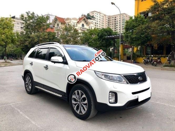 Cần bán lại xe Kia Sorento GATH đời 2017, màu trắng chính chủ-8