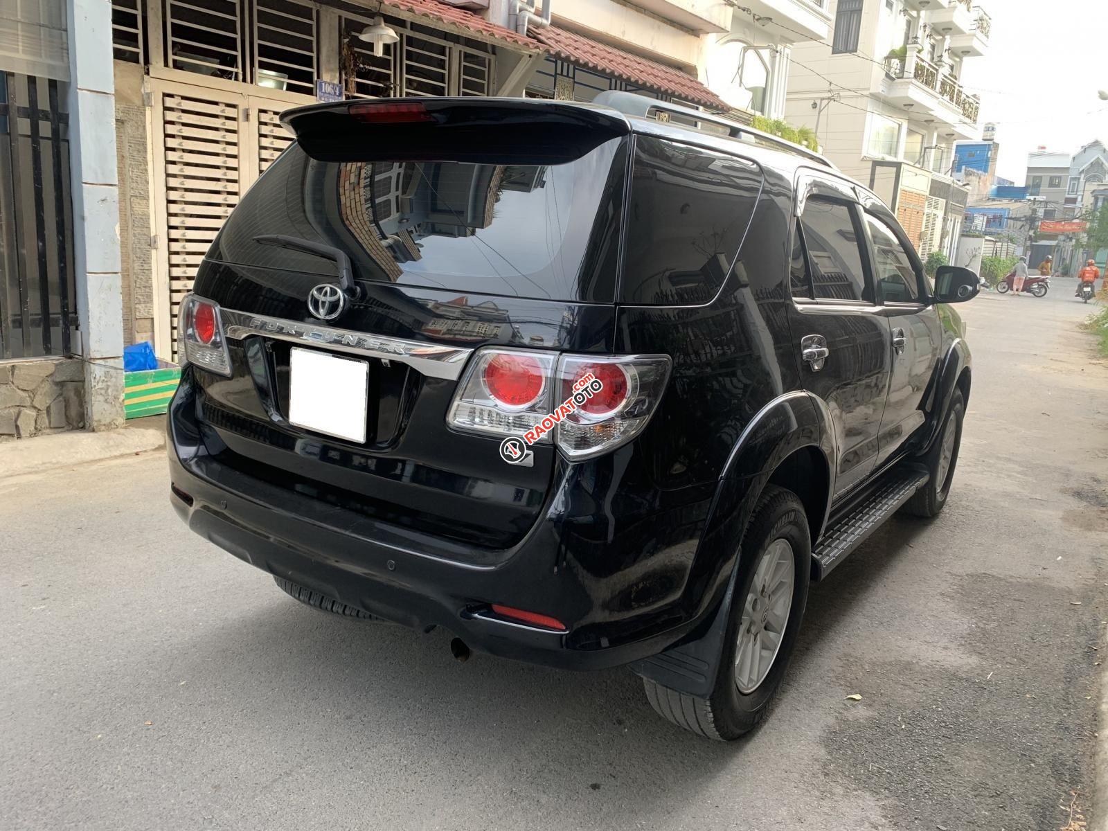 Xe của nhà bán Toyota Fortuner 2014, số tự động, máy xăng, dòng V, màu đen-8