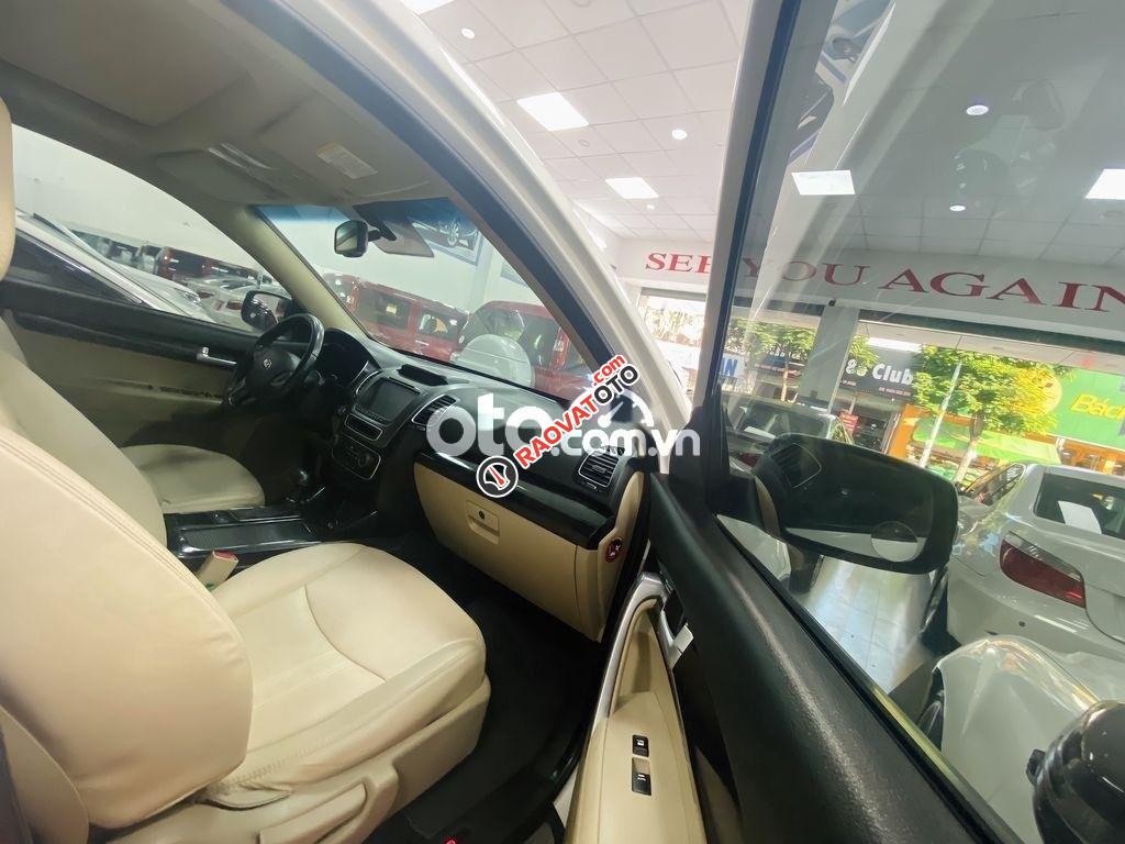 Cần bán xe Kia Sorento AT năm 2016, màu trắng còn mới-4