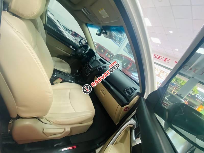 Bán Kia Sorento AT năm sản xuất 2016, màu trắng giá cạnh tranh-2