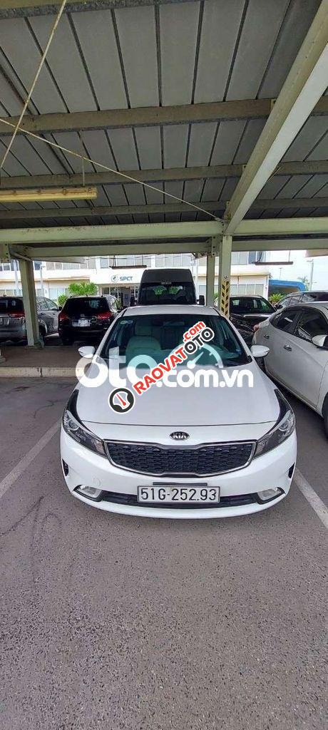 Xe Kia Cerato MT năm sản xuất 2016, màu trắng-0