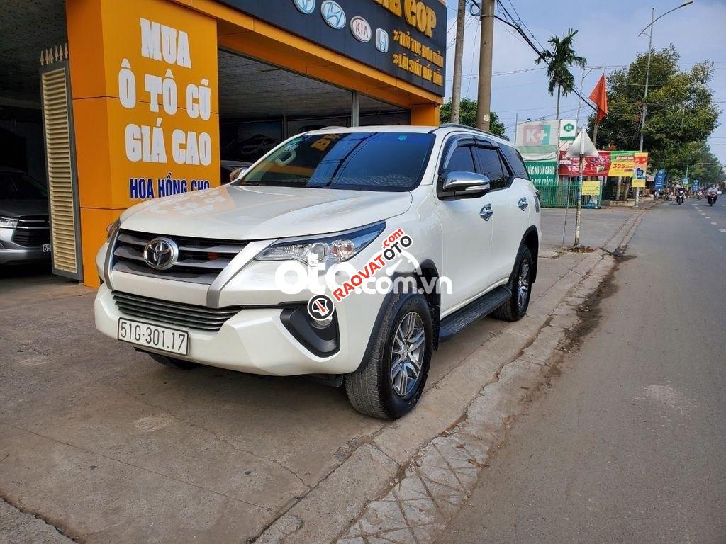 Cần bán Toyota Fortuner MT sản xuất năm 2017, màu trắng-1