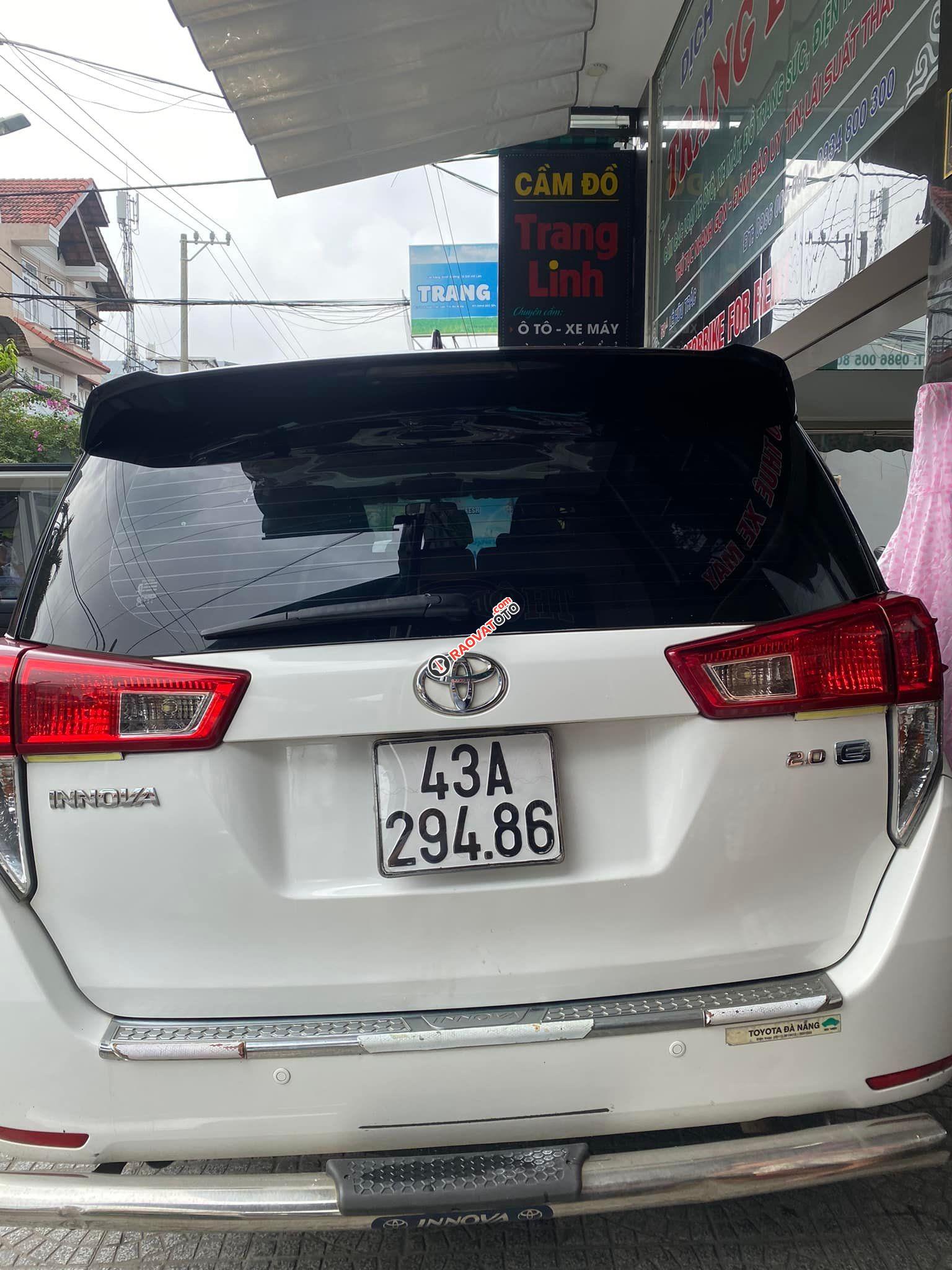 Cần bán lại xe Toyota Innova MT năm 2017, màu trắng-3