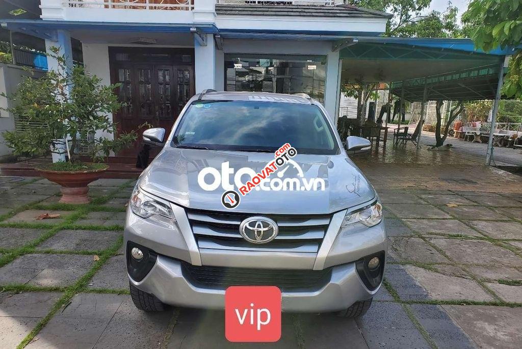 Cần bán xe Toyota Fortuner MT đời 2017, màu bạc, nhập khẩu, giá tốt-0