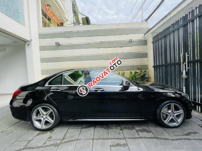 Bán xe Mercedes C300 AMG năm sản xuất 2016, màu đen-3