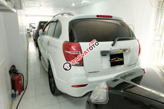 Bán ô tô Chevrolet Captiva LTZ đời 2017, màu trắng-3