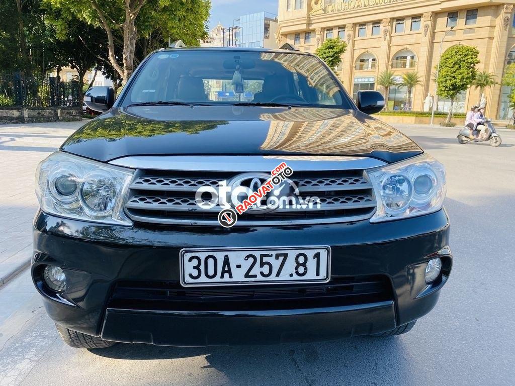 Bán Toyota Fortuner V sản xuất năm 2011, màu đen-11