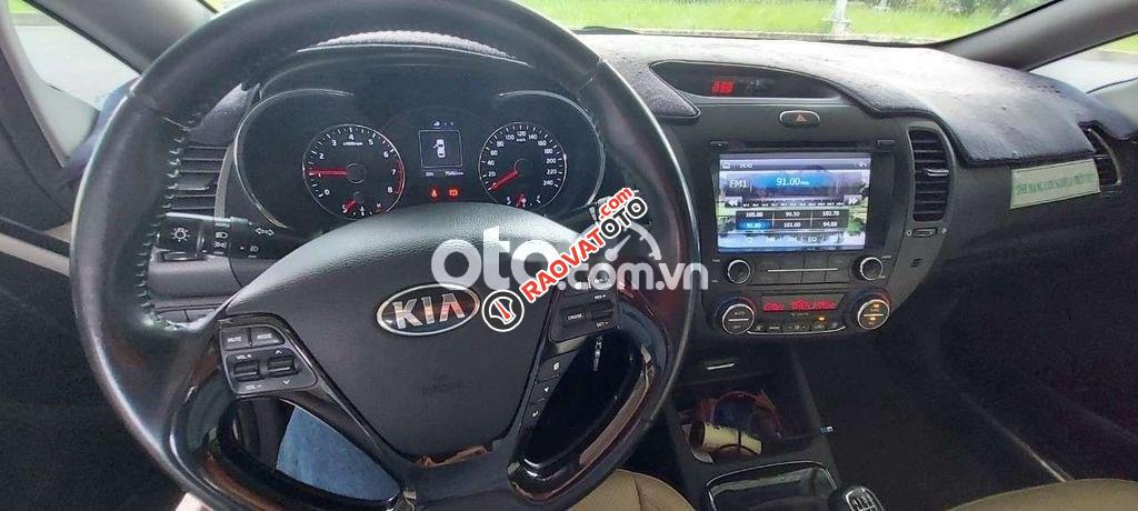 Xe Kia Cerato MT năm sản xuất 2016, màu trắng-9