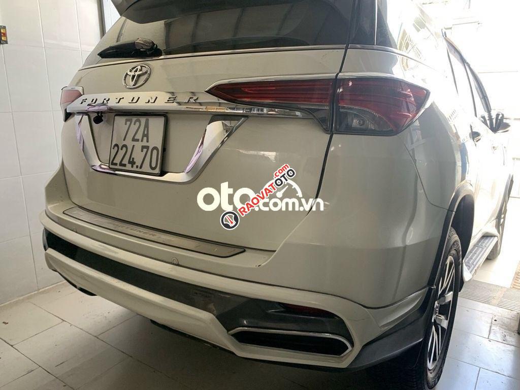 Cần bán xe Toyota Fortuner 4x4AT sản xuất 2017, màu trắng, nhập khẩu -4