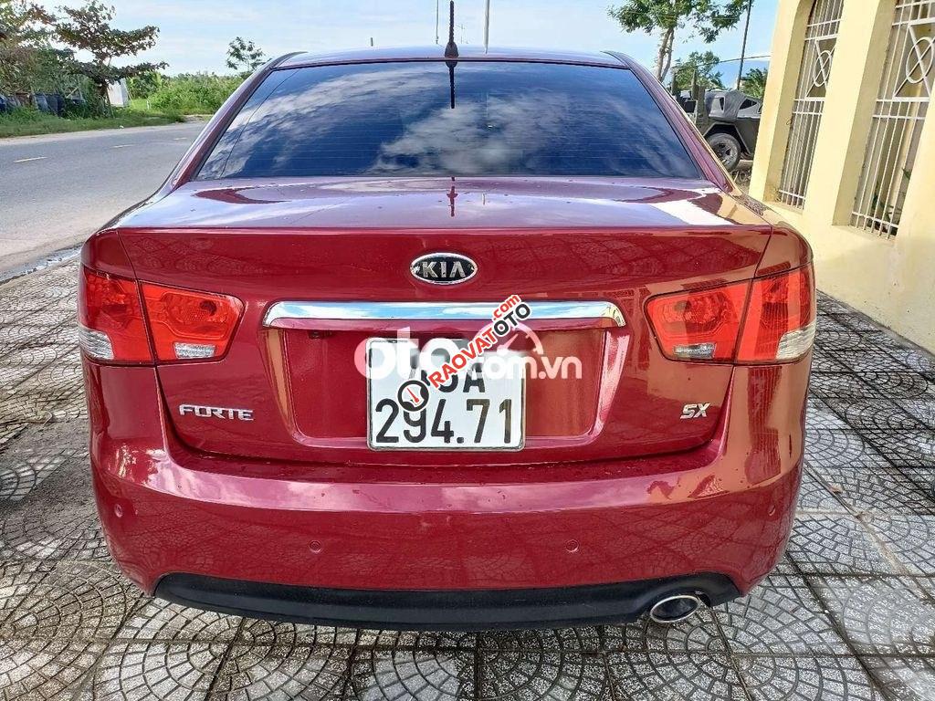 Bán Kia Forte MT năm sản xuất 2013, màu đỏ còn mới-1