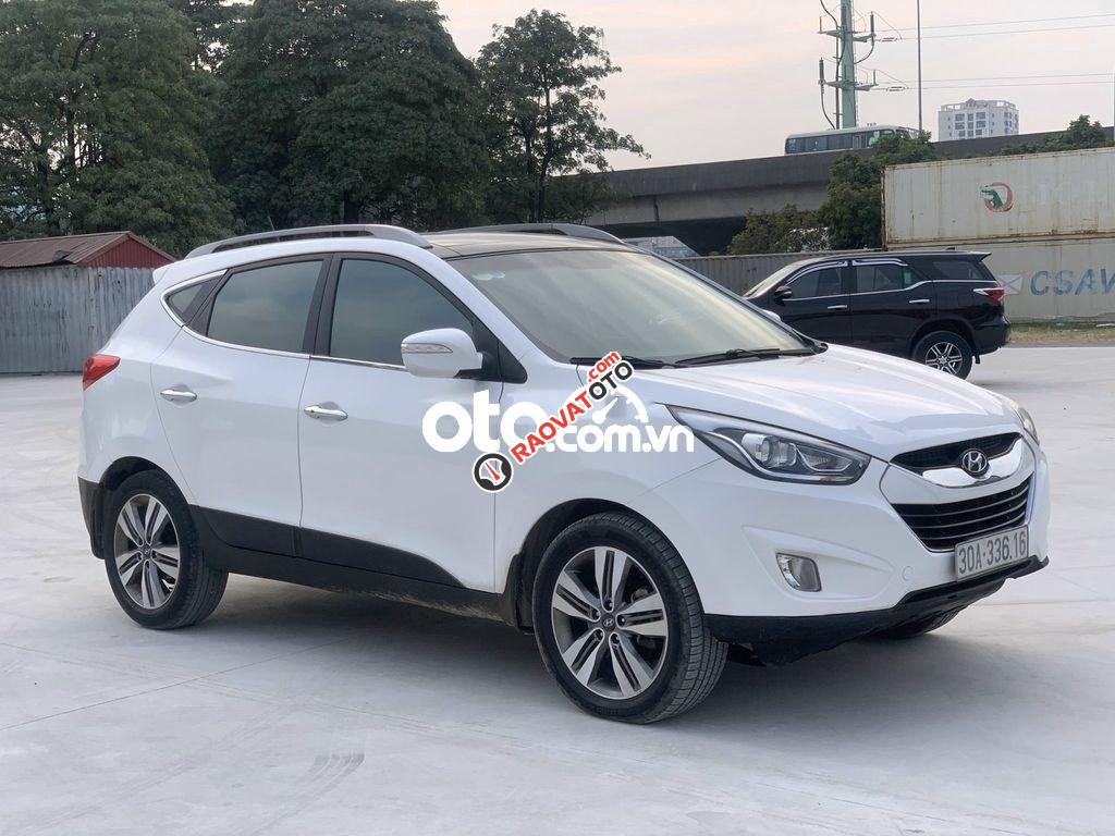 Bán ô tô Hyundai Tucson 2.0AT năm sản xuất 2014, màu trắng còn mới, 585 triệu-0